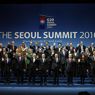 I leaders del G20 di Seul posano per una foto di gruppo (Ap photo) 