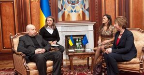 Catherine Ashton  con il presidente ad interim  Oleksandr Turchynov  a  Kiev (Epa) (EPA)