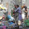 Napoli sommersa dai rifiuti. De Magistris: la citt sar liberata nonostante i sabotaggi e la camorra (Ansa) 