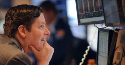 Le Borse europee aprono in ribasso. Euro debole sul dollaro Le Borse europee aprono in ribasso. Euro debole sul dollaro