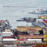 La Spezia; Porto e arsenale militare visto dall'alto - Emblema 