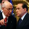 Il Quirinale chiede chiarimenti sulla manovra. Nella foto il presidente della Repubblica, Giorgio Napolitano, con il premier Silvio Berlusconi (Ansa) 