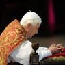 Benedetto XVI chiude in Vaticano l'anno (di calvario) dedicato ai sacerdoti 