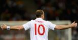Un'Inghilterra in difficoltà non va oltre lo 0-0 con l'Algeria. Nella foto l'attaccante inglese Wayne Rooney (Reuters) 