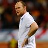 Un'Inghilterra in difficoltà non va oltre lo 0-0 con l'Algeria. Nella foto l'attaccante inglese Wayne Rooney (LaPresse) 