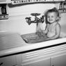 Ecco quanto pesano i rincari di acqua e rifiuti nelle tasche degli italiani (CORBIS) 