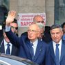 Napolitano: «Apprezzo l'impegno di Berlusconi ad andare avanti. Su di me polemiche poco garbate» (Ansa) 
