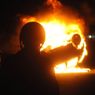 Notte di scontri a Terzigno tra polizia e manifestanti contrari alla discarica (LaPresse) 