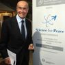 Umberto Veronesi presenta il convegno Science for Peace 