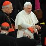 Il Papa riunisce i cardinali e torna a denunciare l'islam radicale e il relativismo occidentale 