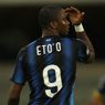 La Fuga del Milan, la resa dell'Inter. Nella foto Samuel Eto'o (Ansa) 