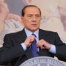 Da D'Alema a Fli: Berlusconi al Copasir. Casini si smarca e Bossi difende l'alleato: dagli Usa coltellata alle spalle  