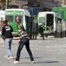 Nella foto gli scontri di Algeri (Ap) 