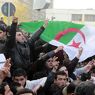 Dopo l'addio a Mubarak manifestazioni di piazza ad Algeri (Reuters) 