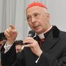 Il cardinale Bagnasco smorza Berlusconi: con il premier un incontro di prassi. Nella foto l'arcivescovo di Genova e presidente della Cei, cardinale Angelo Bagnasco (Ansa) 