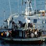 Nuovo sbarco di 347 migranti a Lampedusa (AP Photo) 