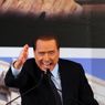 Berlusconi attacca la cellula rossa dei pm e lancia la sfida per le amministrative (Ansa) 