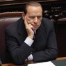 La maggioranza insegue l'ennesima fiducia. Nella foto il presidente del Consiglio Silvio Berlusconi dopo il discorso di ieri alla Camera (Ansa) 