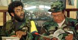 Alfonso Cano (a sinistra) in un'immagine del giugno 2000 (Afp) 