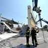 I capannoni di un'azienda di Mirandola crollati per la scossa di terremoto di questa mattina (AP Photo) 