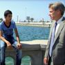 Christopher Stevens, ambasciatore Usa in Libia, parla con i ragazzi a Tripoli (Ap) 