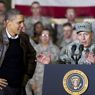 Il generale Petraeus con Obama (Afp) 