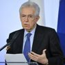 Il premier Mario Monti nel corso della conferenza stampa di fine anno 