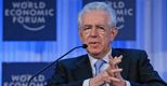 Nella foto il premier dimissionario Mario Monti, intervenuto ad un panel promosso dal World Economic Forum di Davos (Reuters) 
