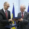 Il presidente del Consiglio europeo Herman Van Rompuy con il premier ucraino Arseniy Yatsenyuk (LaPresse)