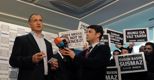 Ekrem Dumanli parla con la stampa poco prima di essere arrestato (Ap) (AP)