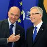 Pierre Moscovici e il ministro delle finanze lituano Rimantas Sadzius (afp) (AFP)