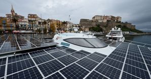 Il catamarano PlanetSolar (Afp) 