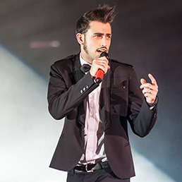 Lorenzo Iuracà sul palco della X Factor Arena