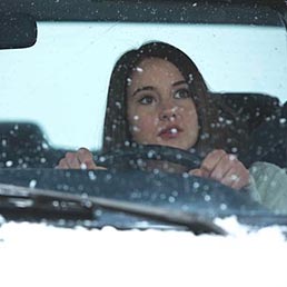 Nella foto una scena di «White Bird in a Blizzard» di Gregg Araki