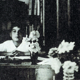 Italo Calvino con la madre Eva Mameli (Olycom)