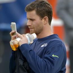 Steven Hauschka sul campo del NFL Super Bowl (Ap/LaPresse)