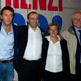 L'incontro a Castenaso durante il tour in camper 'Adesso!' nel 2012, Matteo Renzi e alla sua sx il Sindaco di Castenaso Stefano Sermenghi e la sorella maggiore di Renzi Benedetta Renzi