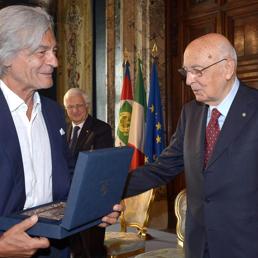 Maurizio Mochetti con il presidente della Repubblica Napolitano (Ansa)