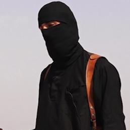 L'assassino di James Foley in un fotogramma tratto dal video dell'esecuzione del giornalista pubblicato in rete (Ansa)