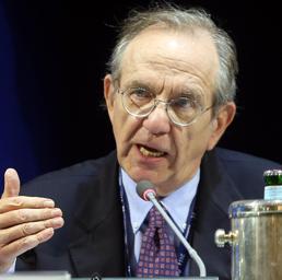 Il ministro dell’Economia, Pier Carlo Padoan (Ansa)