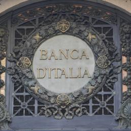 Bankitalia: calo debito prosegua anche dopo 2016. Mantenere «limite basso» a tetto contante sui money transfer