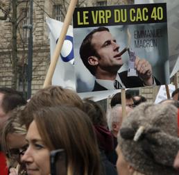 Proteste a Parigi contro la nuova legge Macron (Ap)