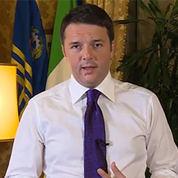 Il premier Matteo Renzi durante il video messaggi o da Palazzo Chigi