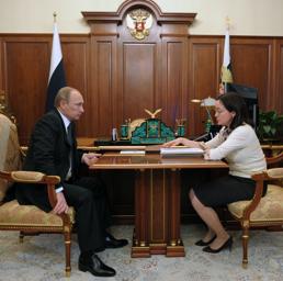 La governatrice della Banca centrale russa, Elvira Nabiullina con Putin(Afp)