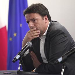 Il premier Matteo Renzi ne quartier generale del Chrysler Group di Auburn Hills durante la sua visita negli Stati Uniti (AFP Photo)