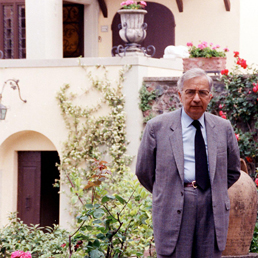 Licio Gelli nella sua Villa Wanda ad Arezzo (Ansa)