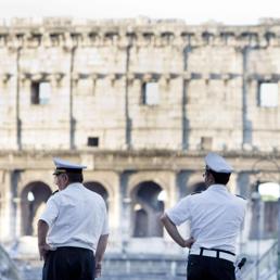 Via alla pedonalizzazione dei Fori Imperiali. Marino alla Bbc: usereste il Colosseo come una rotonda? - Foto