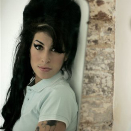 Il papà di Amy Winehouse, da tassista a crooner di Sinatra (Ap)