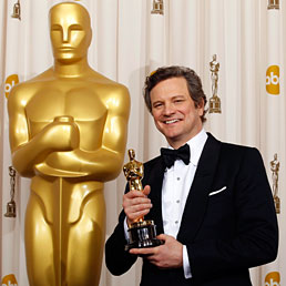 Agli Oscar trionfa Il discorso del re. Nella foto Colin Firth, premiato come migliore attore protagonista nel ruolo di Giorgio VI nel film di Tom Hooper (Reuters)