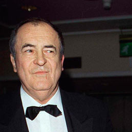 Bernardo Bertolucci ricever la Palma d'Oro alla carriera al Festival di Cannes - TopFoto / Archivi Alinari2004/UPPA